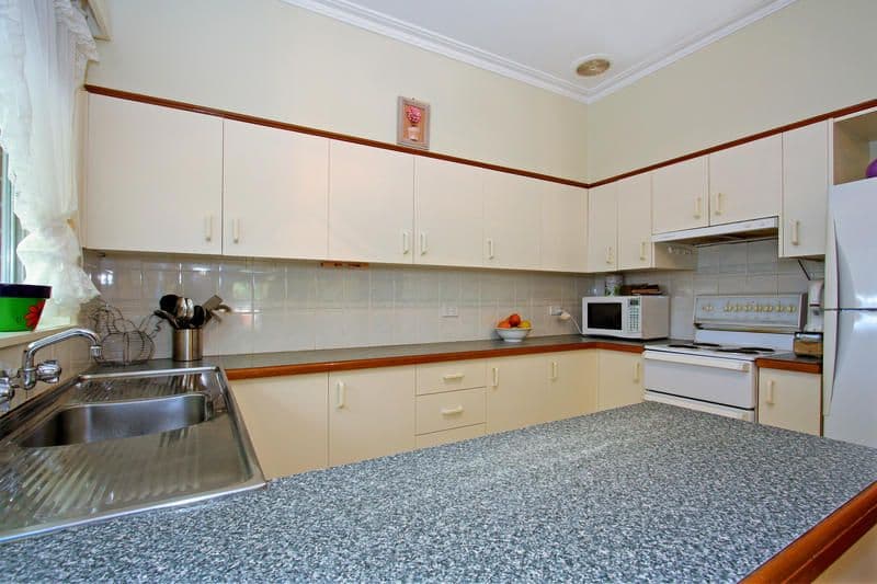 8 Sundew Avenue, ROSEBUD VIC 3939, Rosebud - Thumbnail 5
