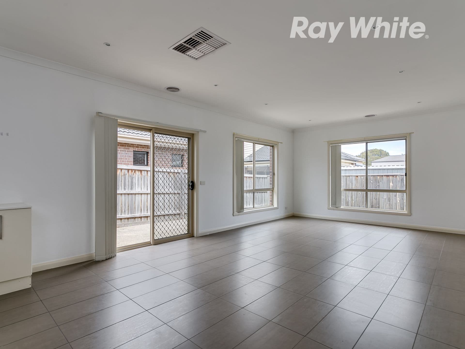 23 Prada Drive, Epping VIC 3076, Epping - Thumbnail 4