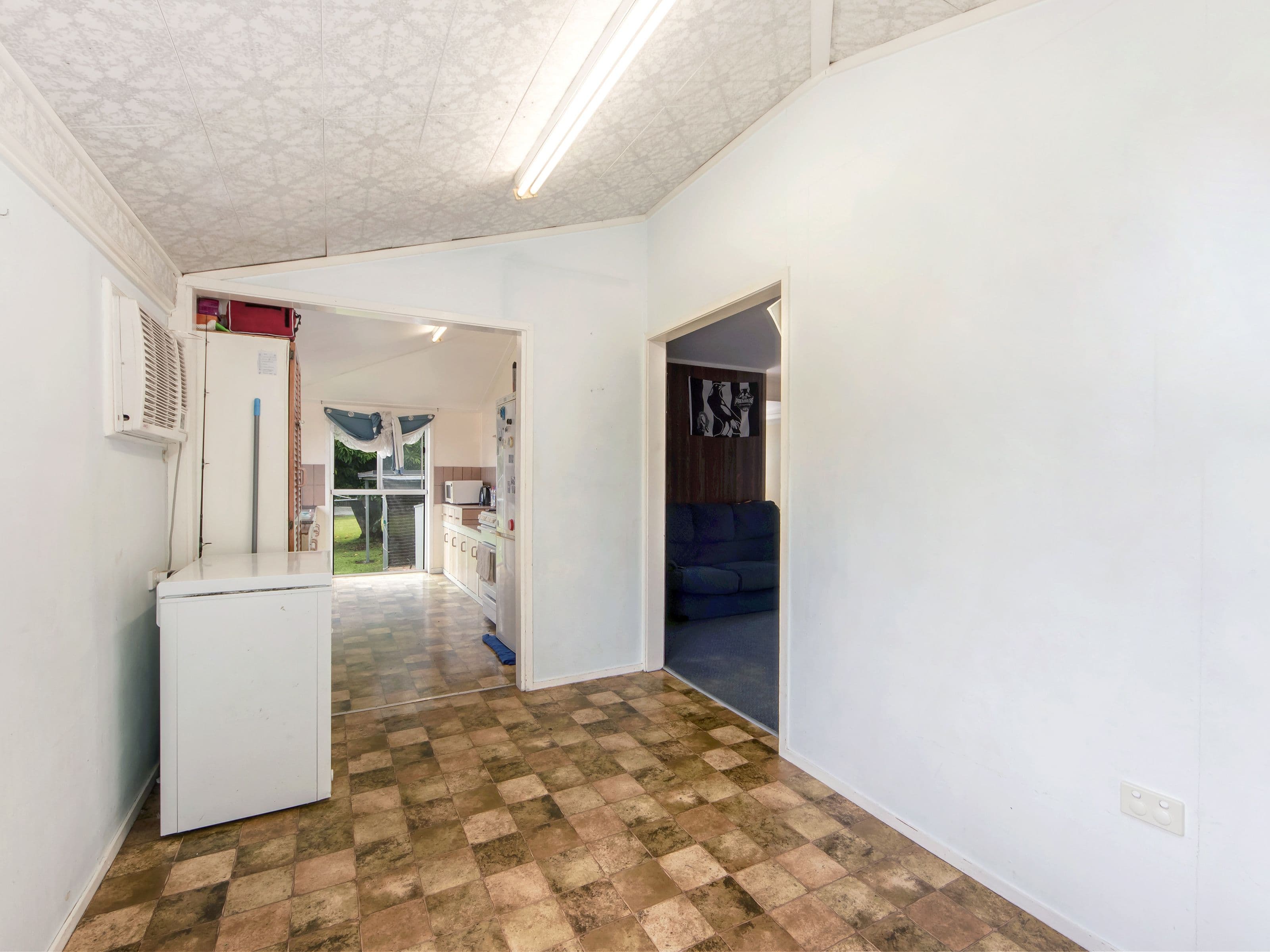 42 Cole Street, Silkstone QLD 4304, Silkstone - Thumbnail 6