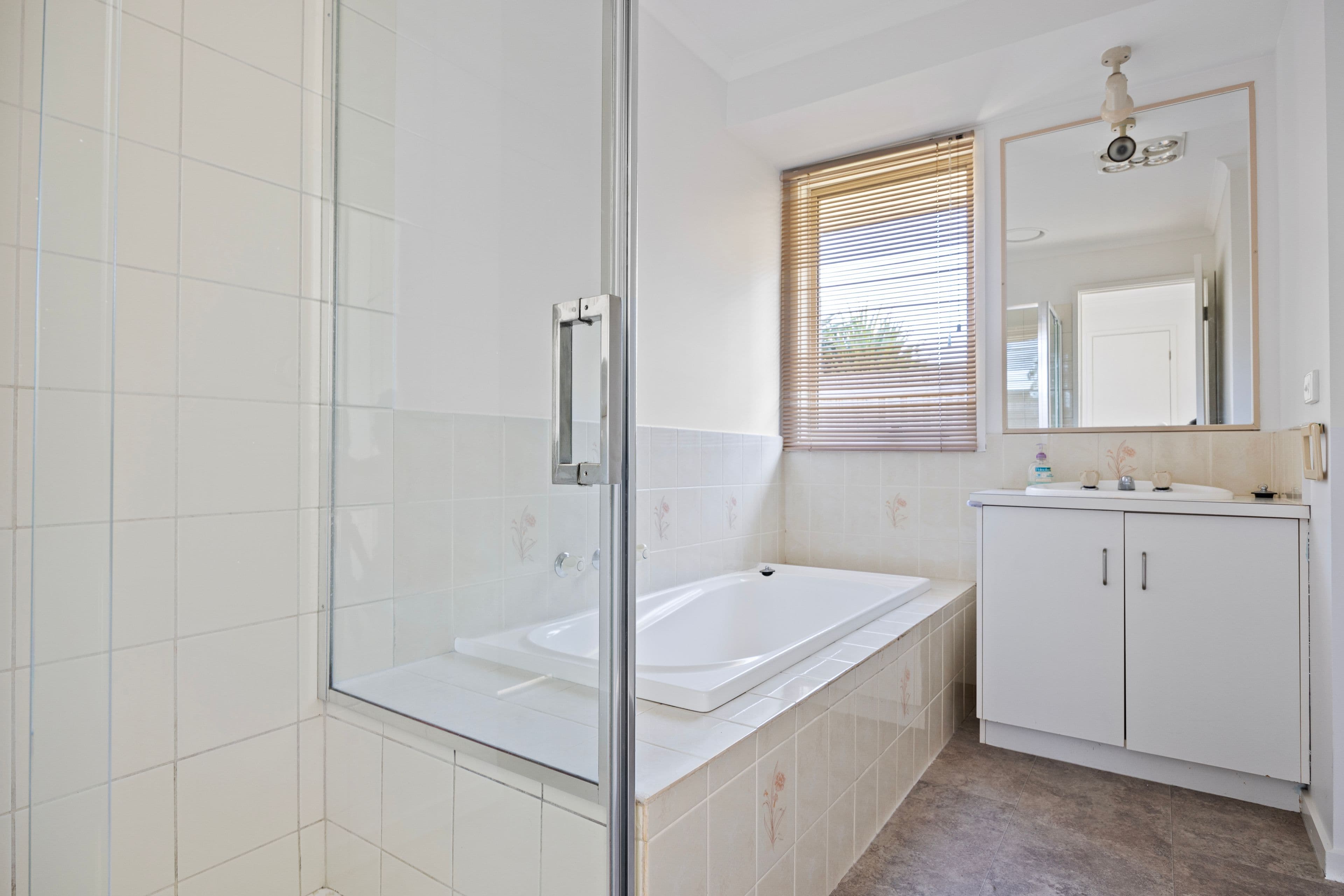 4 Reghon Drive, Sunbury VIC 3429, Sunbury - Thumbnail 8