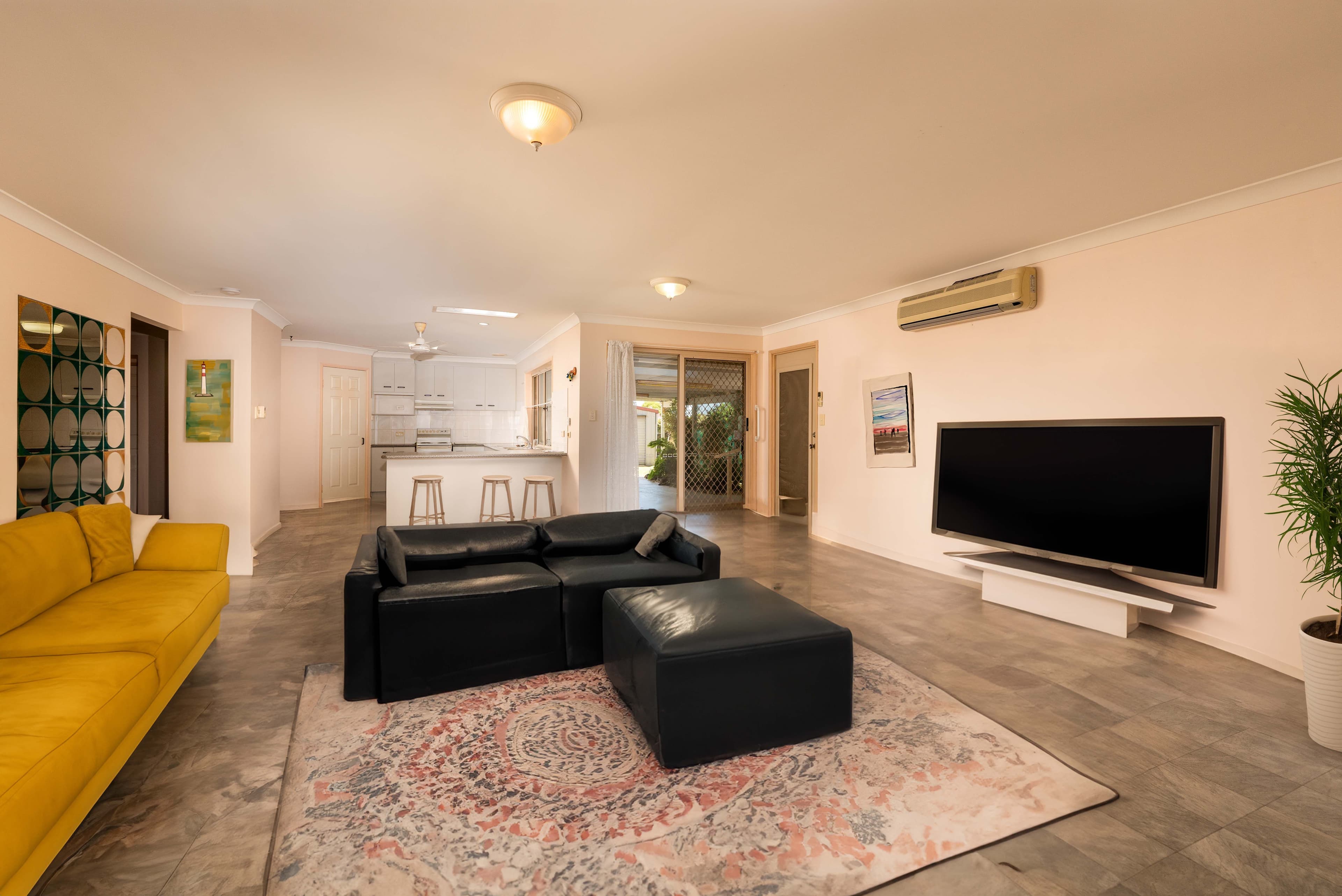 33 Coolgarra Avenue, Bongaree QLD 4507, Bongaree - Thumbnail 2