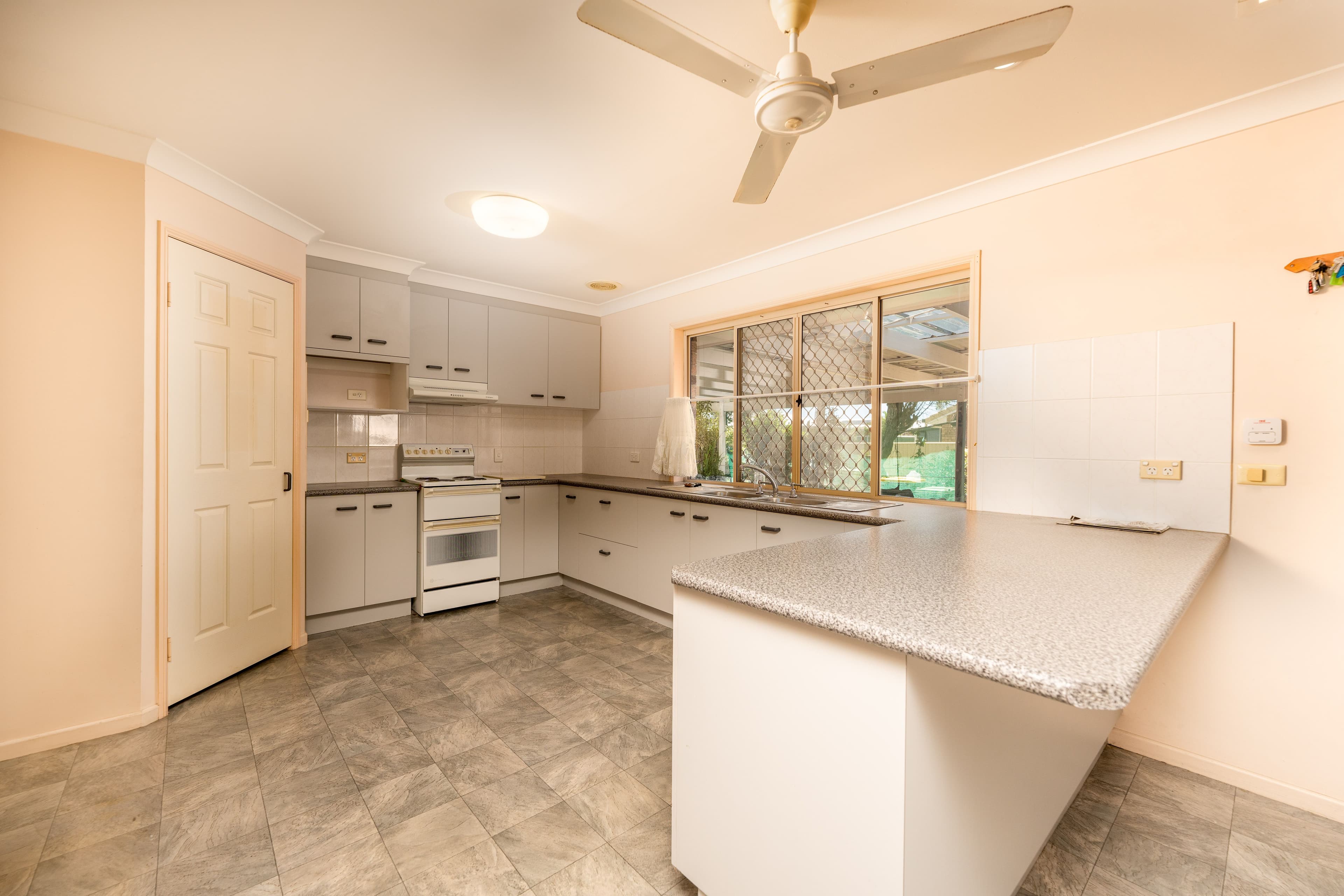 33 Coolgarra Avenue, Bongaree QLD 4507, Bongaree - Thumbnail 4