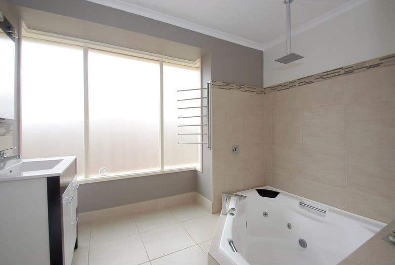 17 Wildcroft Court, CARRUM DOWNS VIC 3201, Carrum Downs - Thumbnail 4