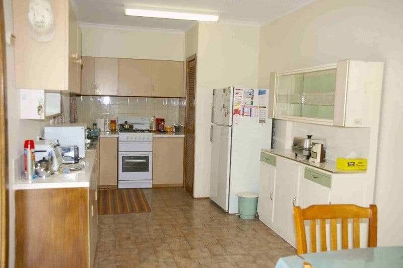 76 Pyap Street, RENMARK SA 5341, Renmark - Thumbnail 2
