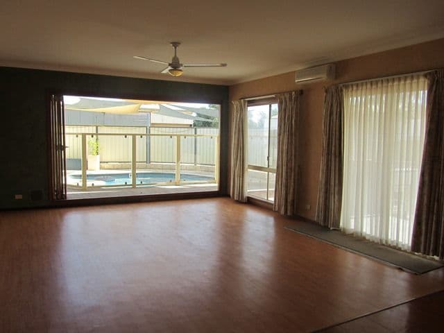209 Fifth Street, WONTHELLA WA 6530, Wonthella - Thumbnail 4