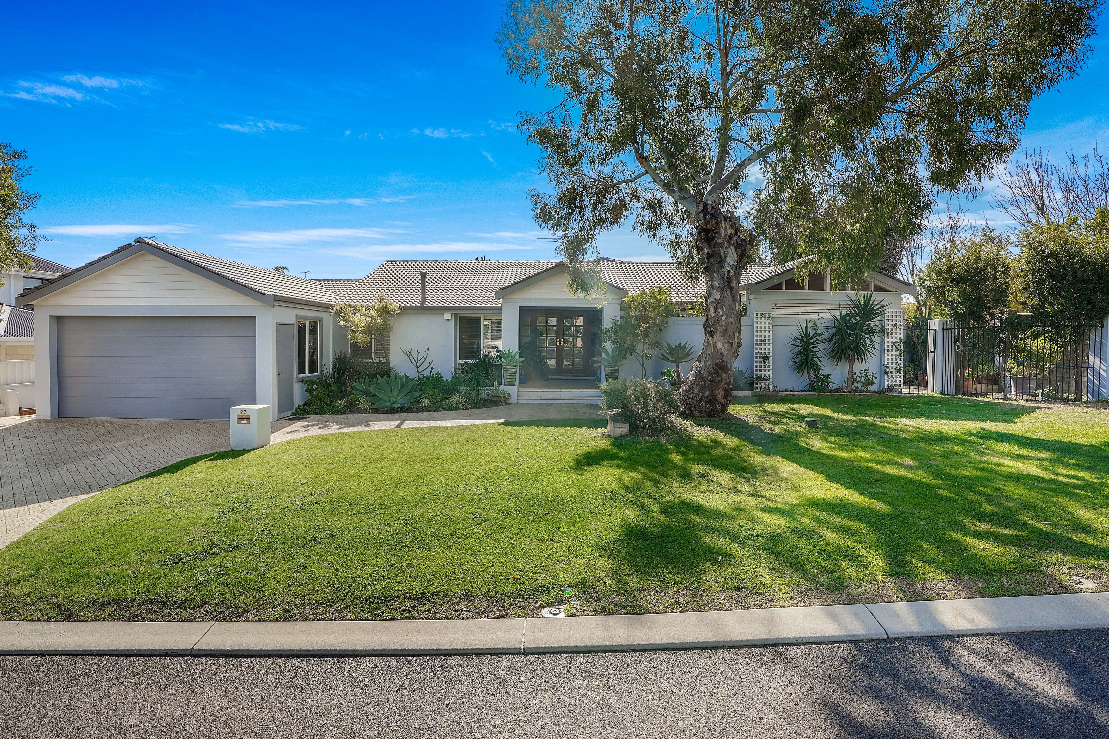 27 Oleander Way, Kallaroo WA 6025, Kallaroo - Image 1