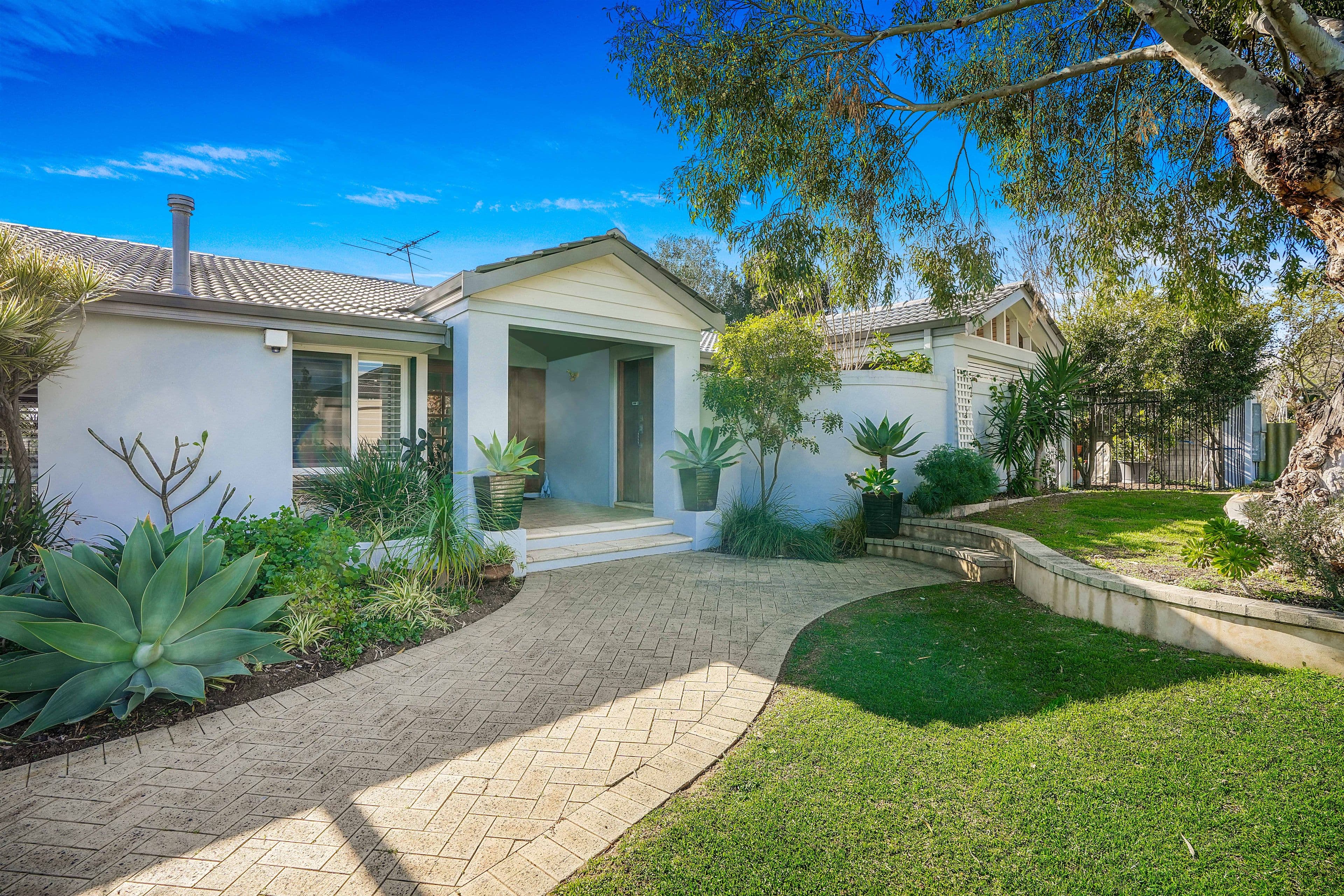 27 Oleander Way, Kallaroo WA 6025, Kallaroo - Thumbnail 2
