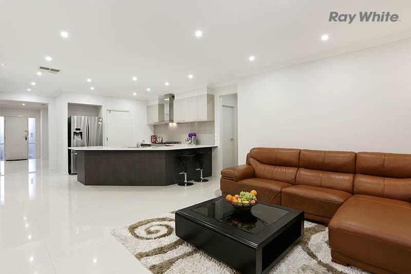 16 Maidenhair Drive, Point Cook VIC 3030, Point Cook - Thumbnail 2