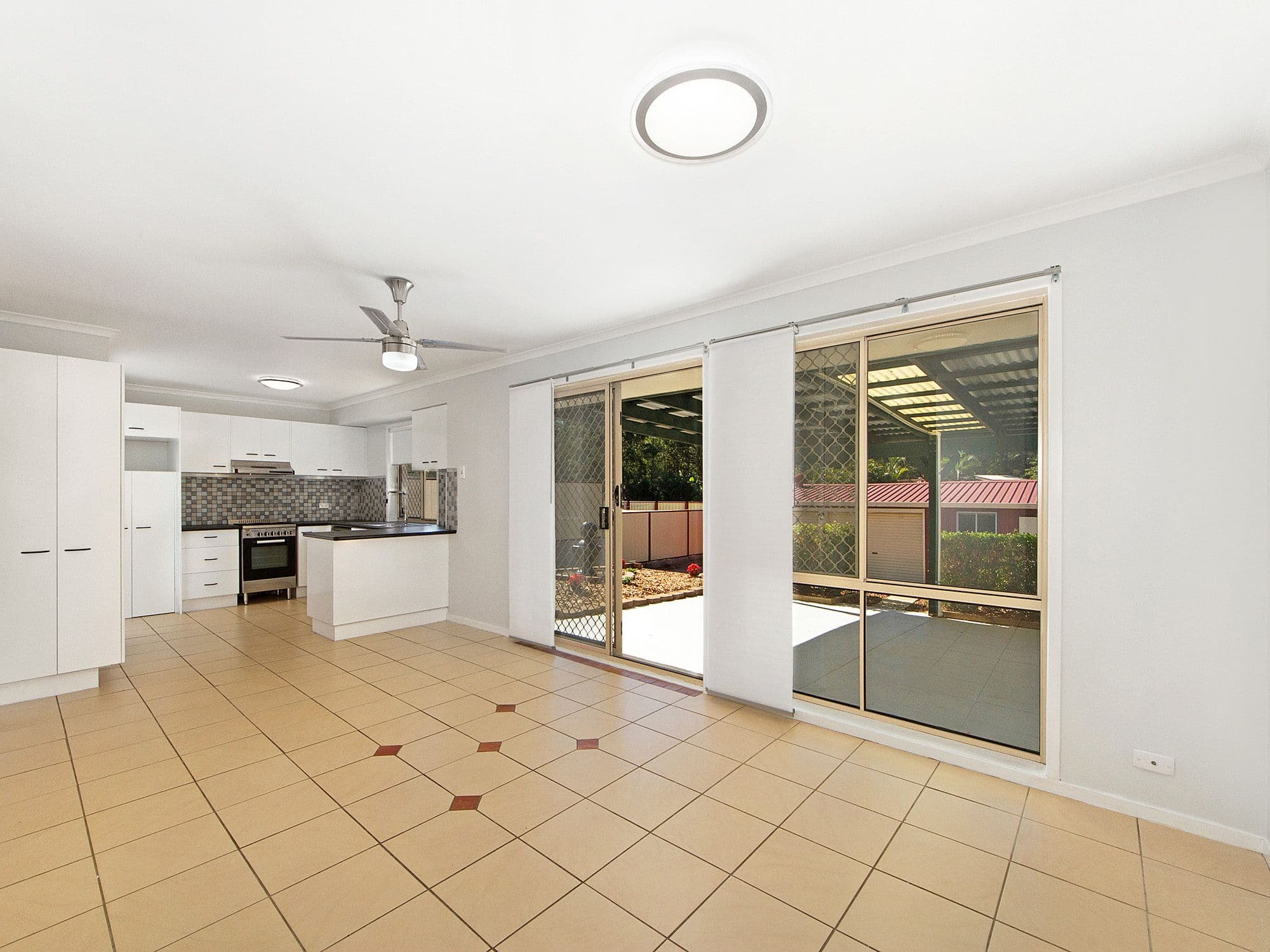 4 Pinedale Street, Oxenford QLD 4210, Oxenford - Thumbnail 3