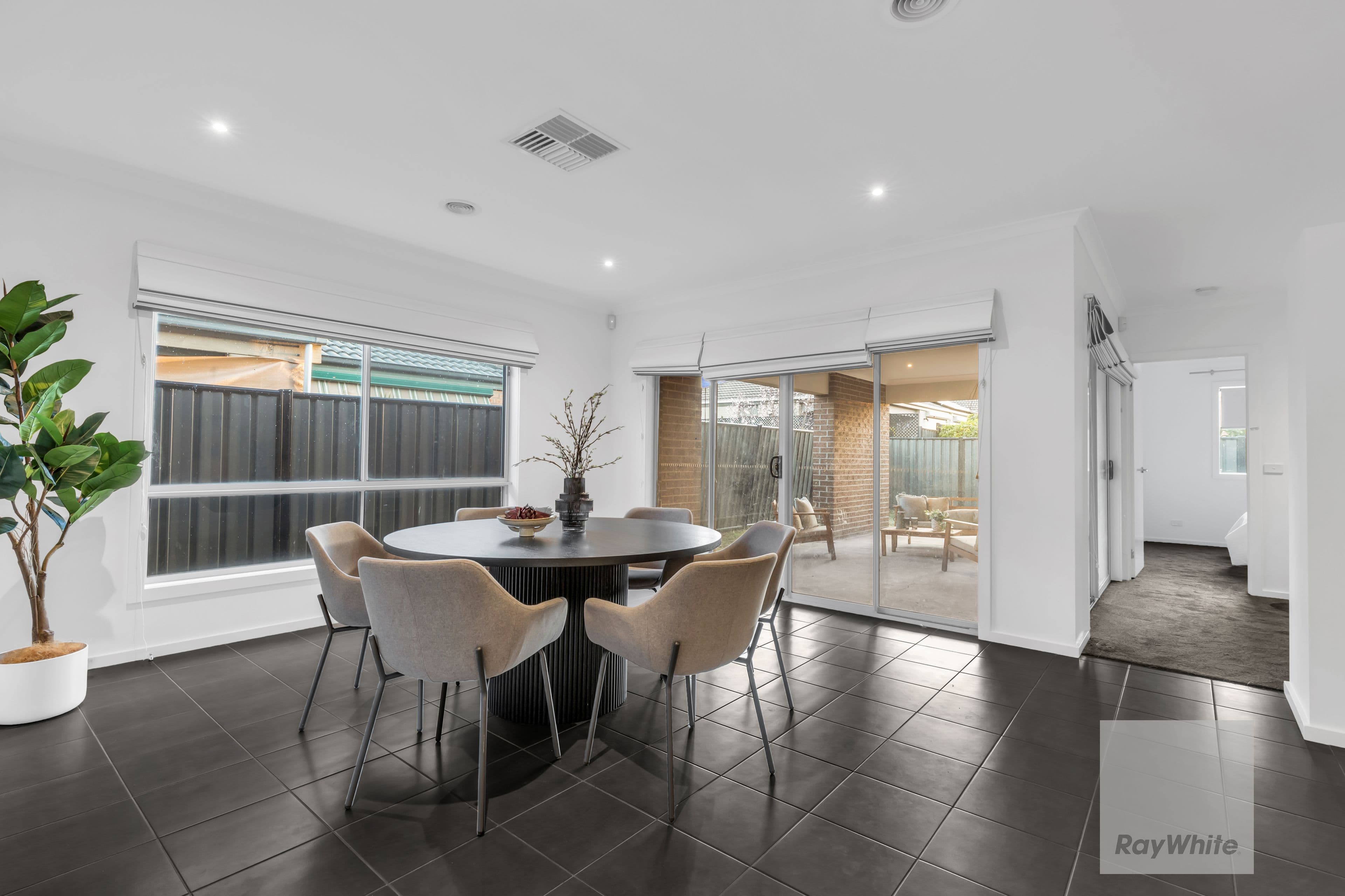 24 Westminster Parkway, DERRIMUT VIC 3026, Derrimut - Thumbnail 6