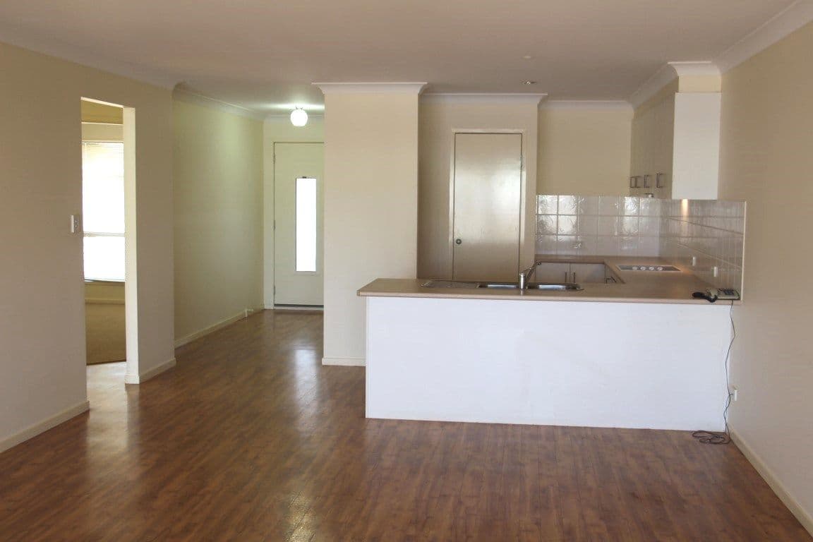 18 Lynne Court, OAKEY QLD 4401, Oakey - Thumbnail 2