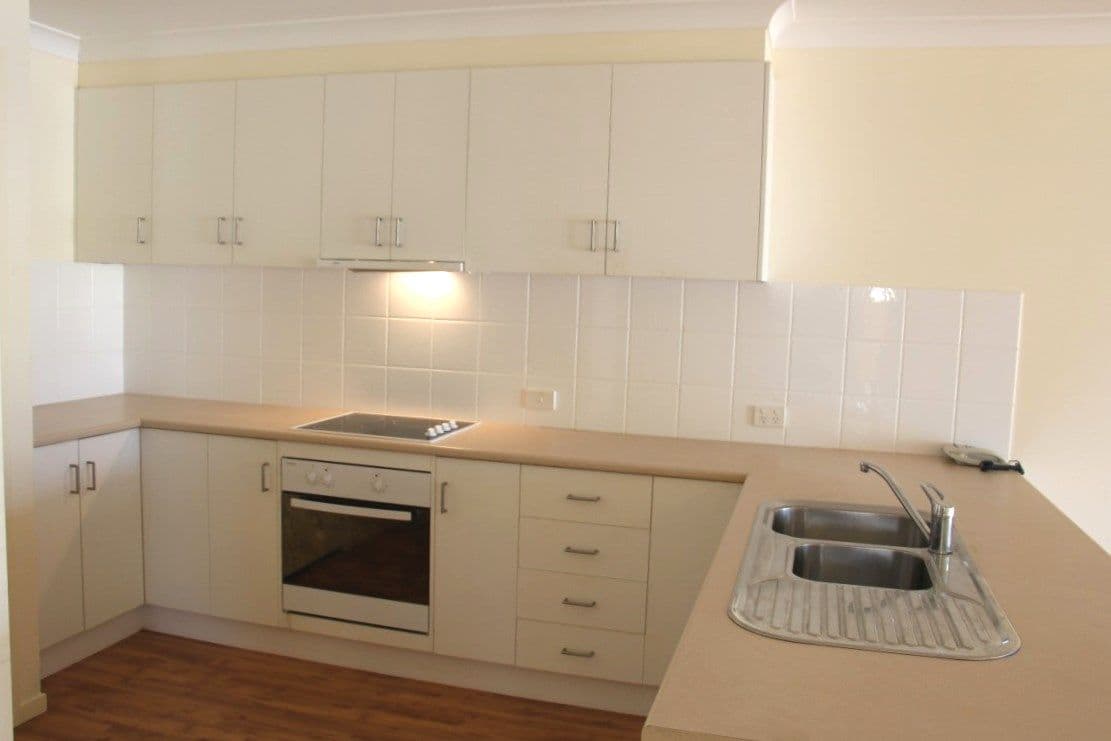 18 Lynne Court, OAKEY QLD 4401, Oakey - Thumbnail 3