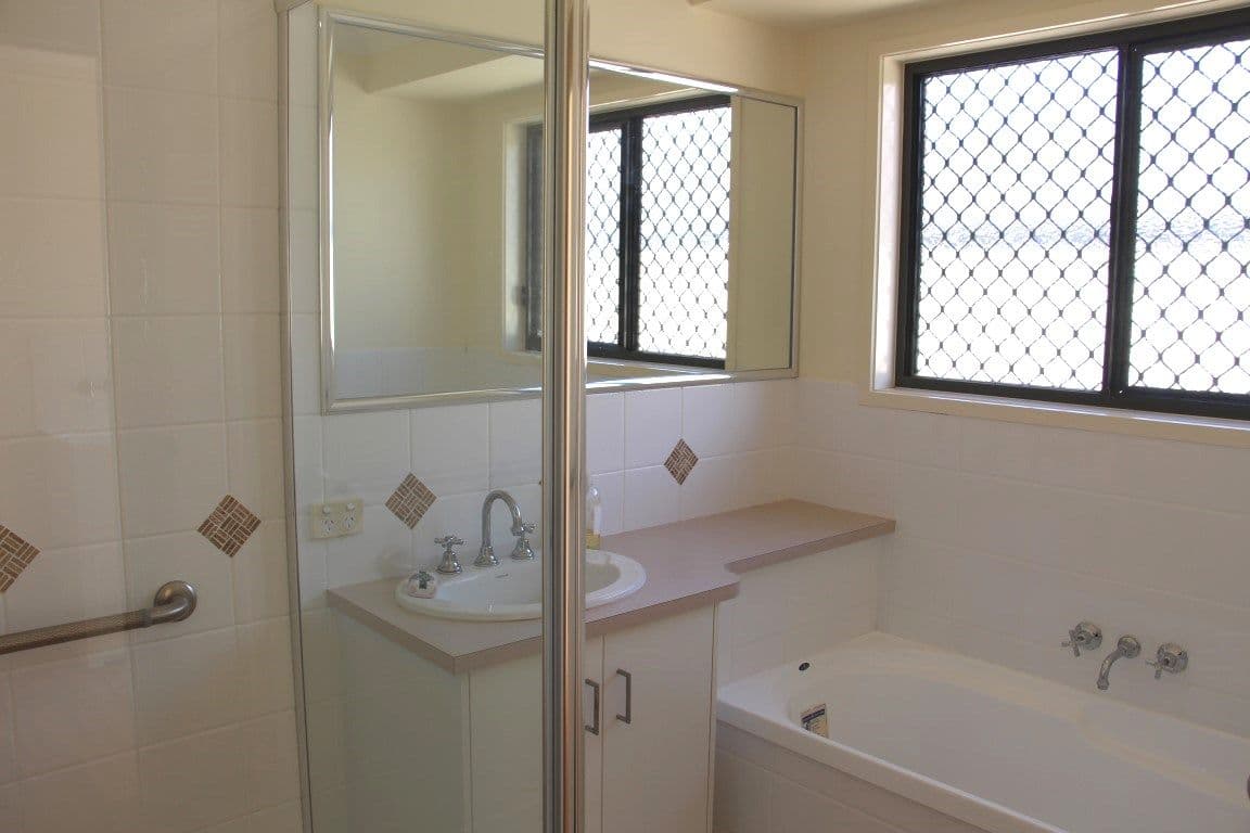 18 Lynne Court, OAKEY QLD 4401, Oakey - Thumbnail 6