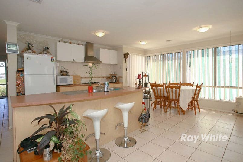 14 Springhill Drive, CRANBOURNE VIC 3977, Cranbourne - Thumbnail 4