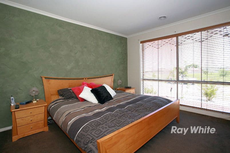14 Springhill Drive, CRANBOURNE VIC 3977, Cranbourne - Thumbnail 8
