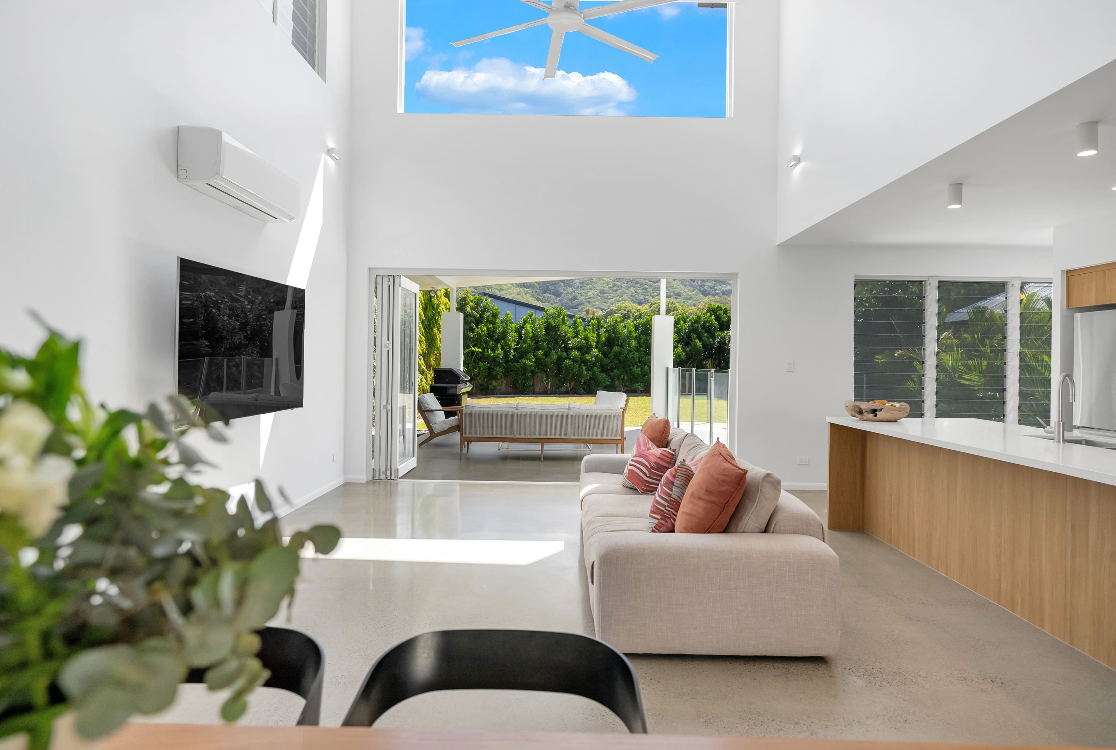3 Beachmont Place, Palm Cove QLD 4879, Palm Cove - Thumbnail 2