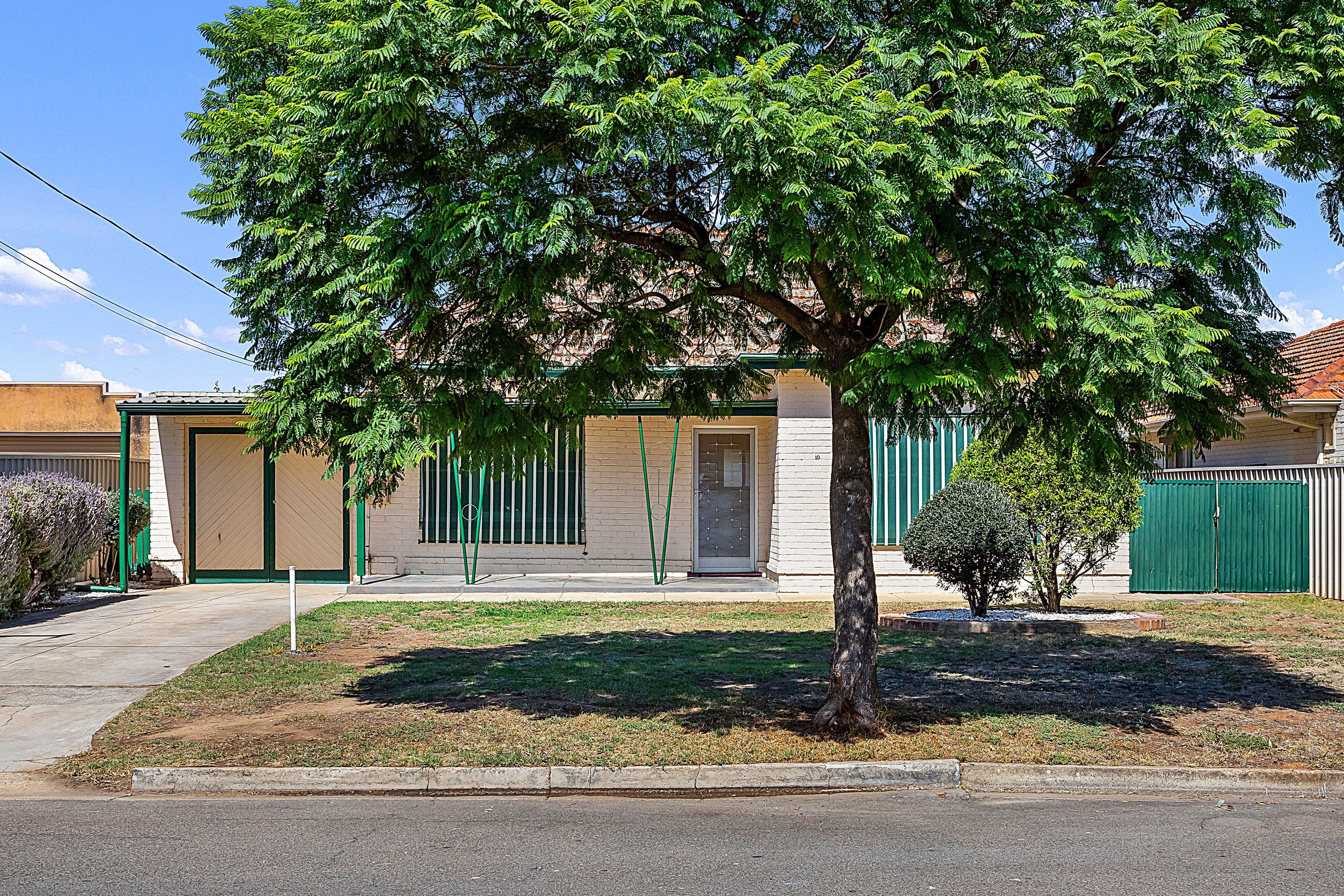 10 Cresdee Road, Campbelltown SA 5074, Campbelltown - Image 1