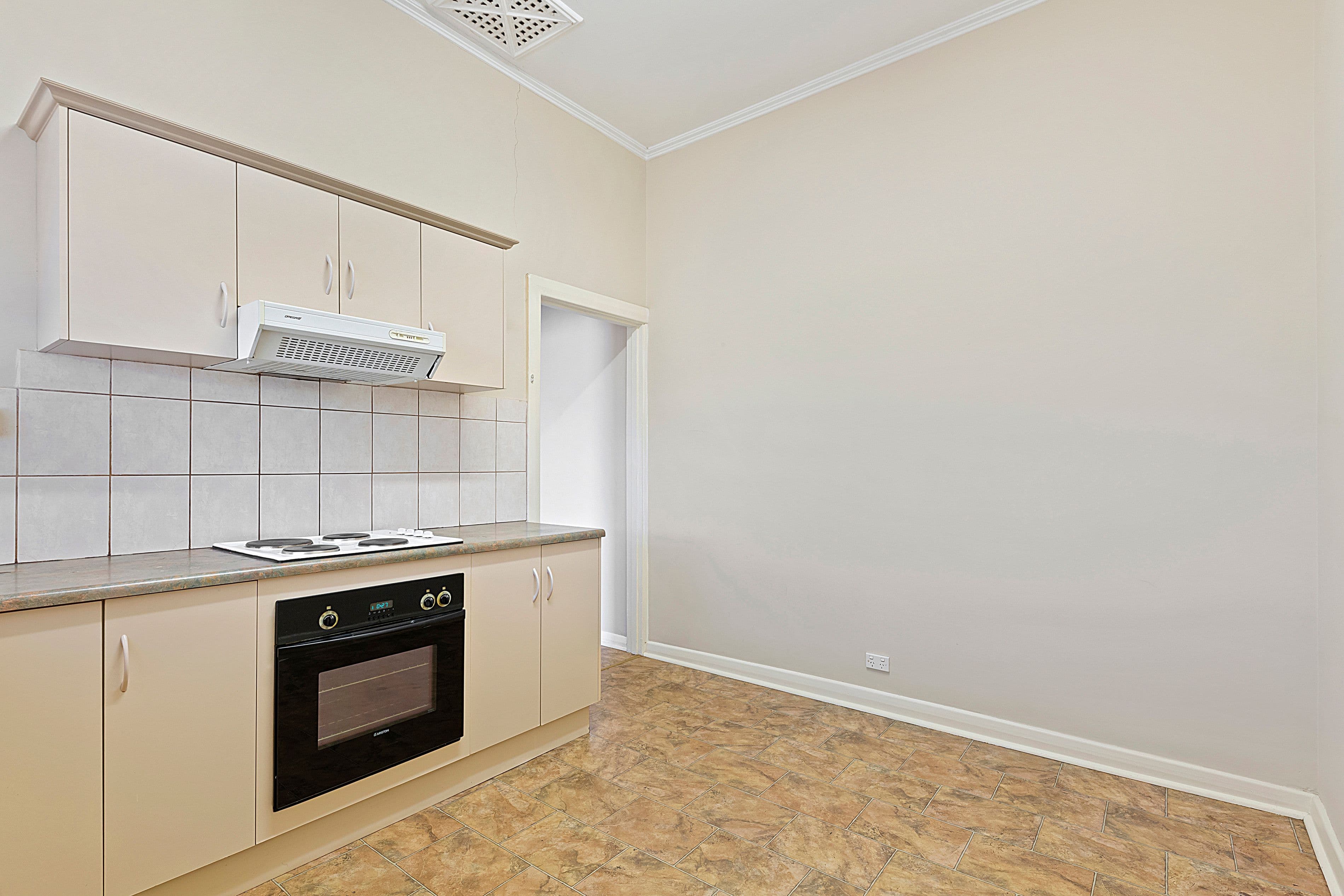 10 Cresdee Road, Campbelltown SA 5074, Campbelltown - Thumbnail 5