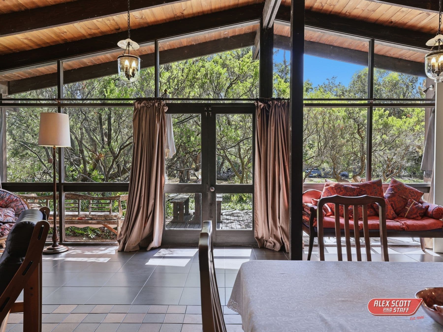 12 Shearwater Drive, Silverleaves, Silverleaves - Thumbnail 5