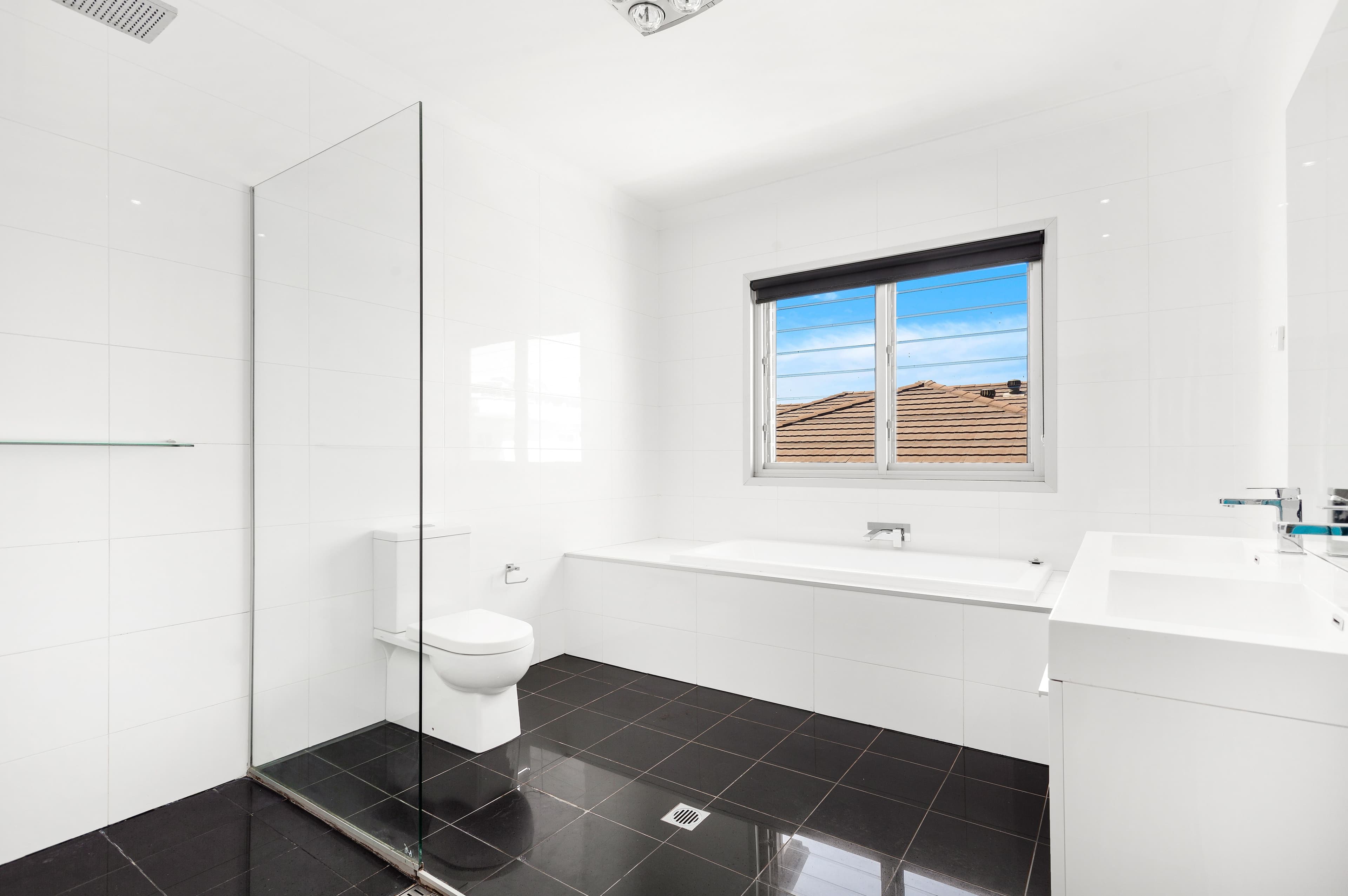 161 Shearwater Drive, Lake Heights - Thumbnail 6
