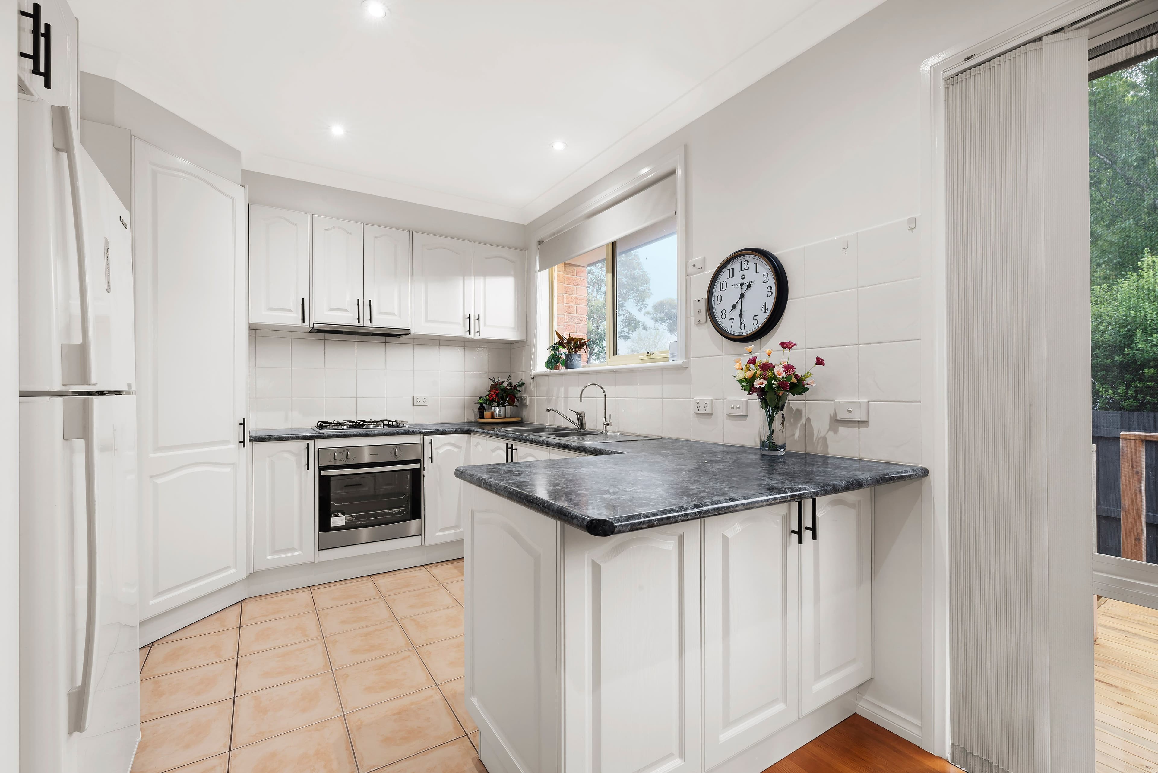8 Matlock Road, Wantirna South VIC 3152, Wantirna South - Thumbnail 3