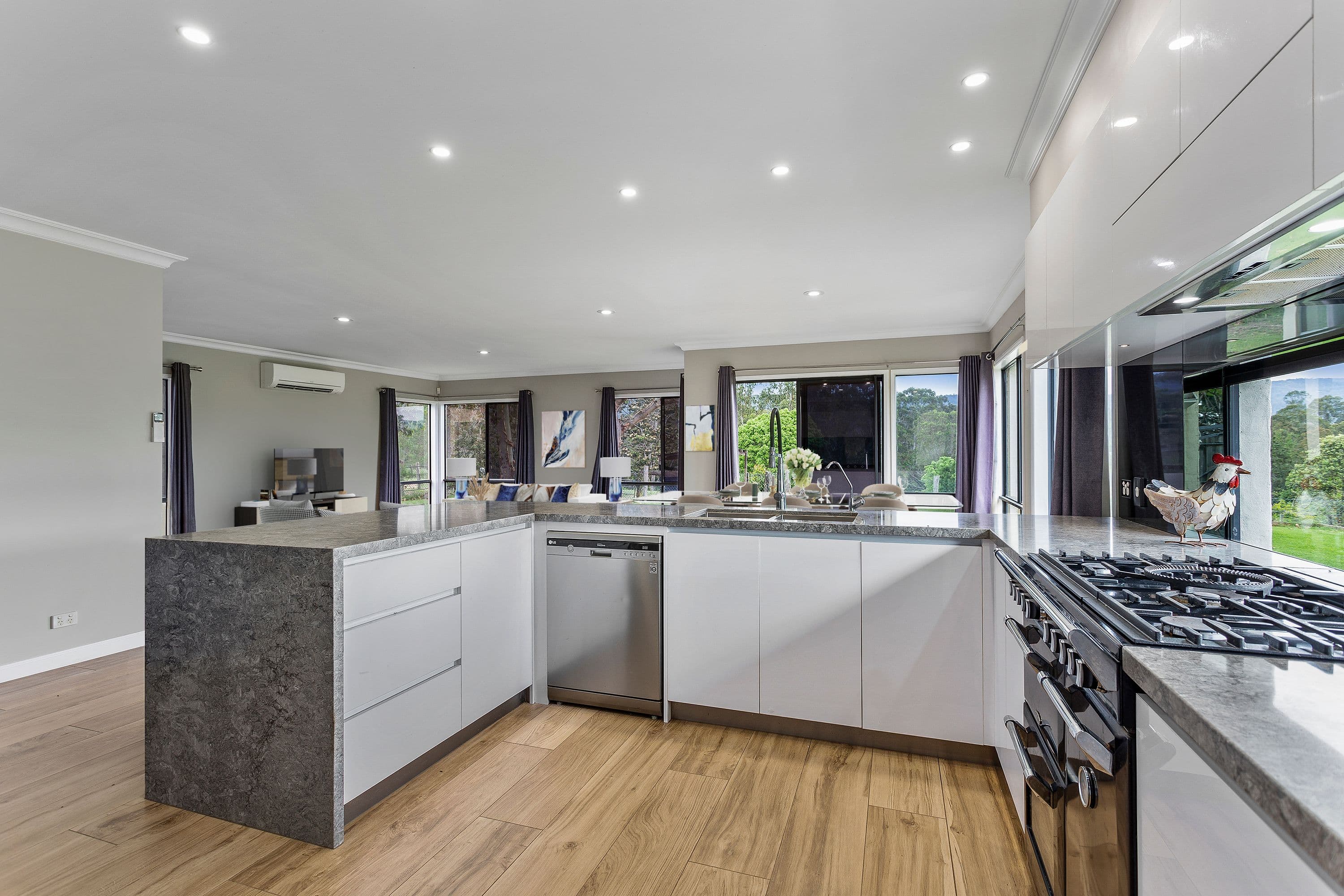 1 Richards Road, Camp Mountain QLD 4520, Camp Mountain - Thumbnail 2