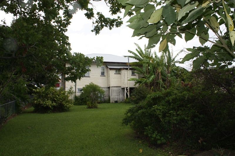 6 Schelbach Street, BOOVAL QLD 4304, Booval - Thumbnail 2