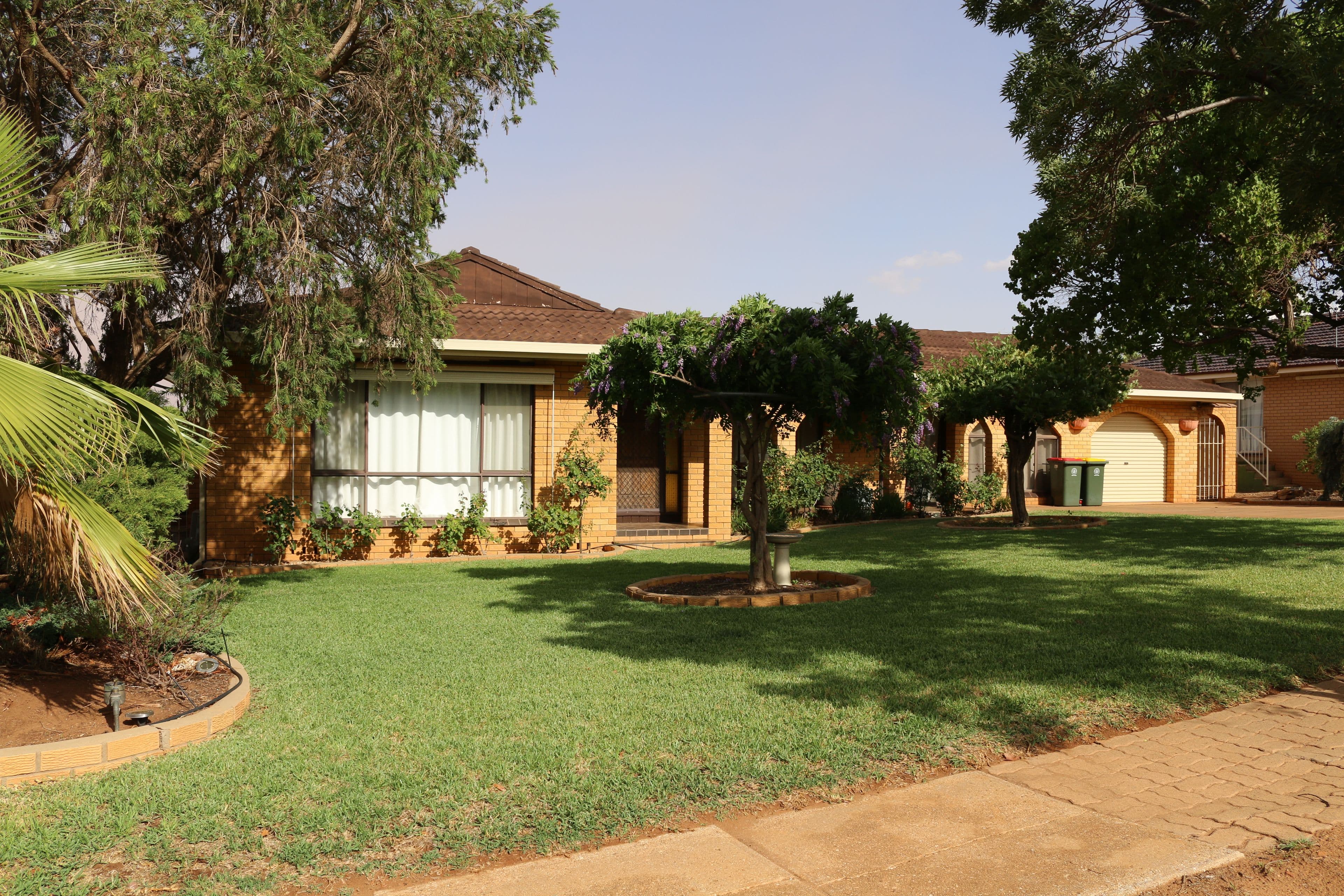 17 Gatenby Street, Condobolin NSW 2877, Condobolin - Image 1