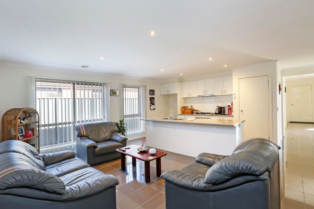 8 Mallard Court, Lara VIC 3212, Lara - Thumbnail 2