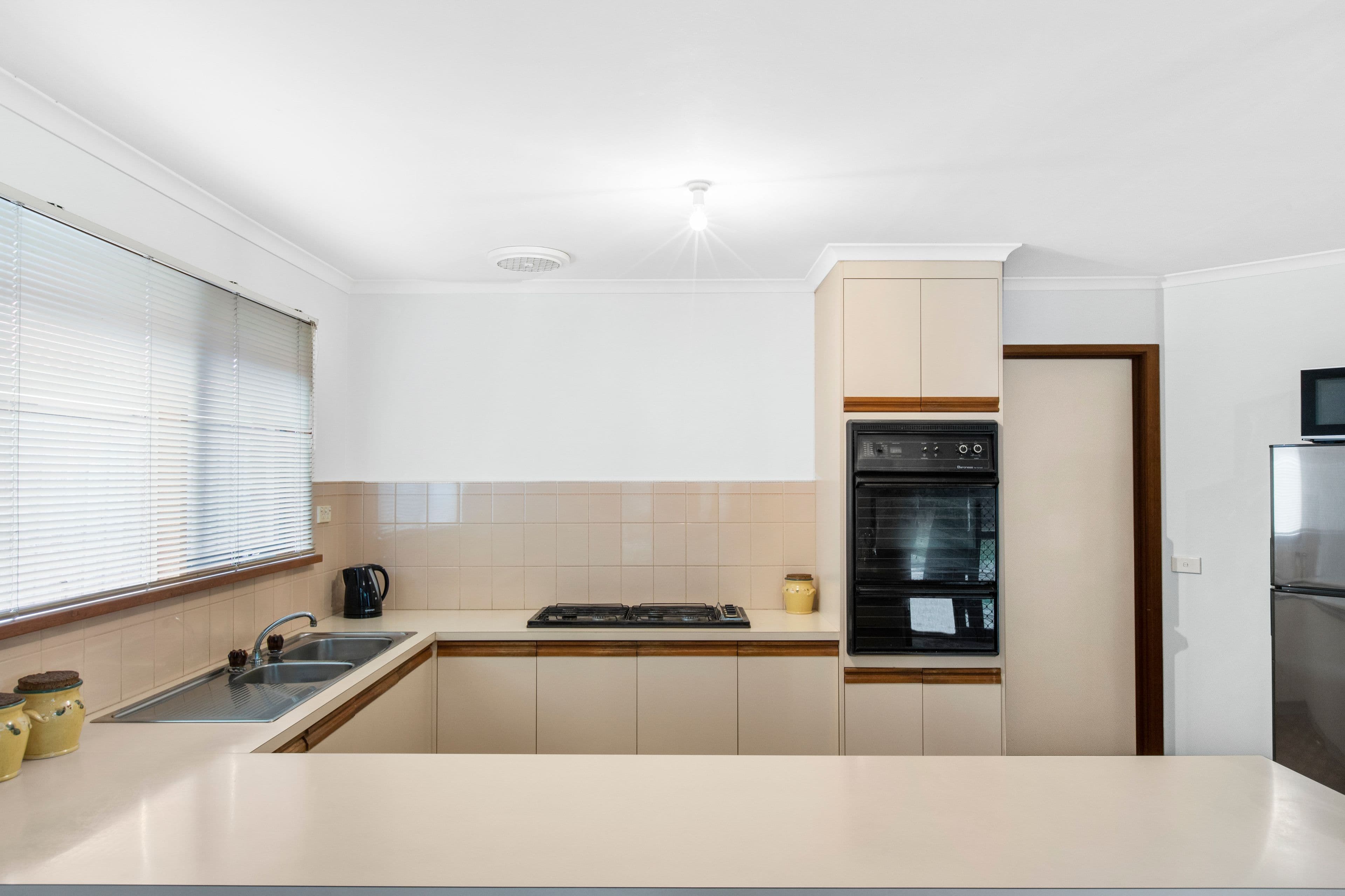 16 Howey Road, Pakenham VIC 3810, Pakenham - Thumbnail 2
