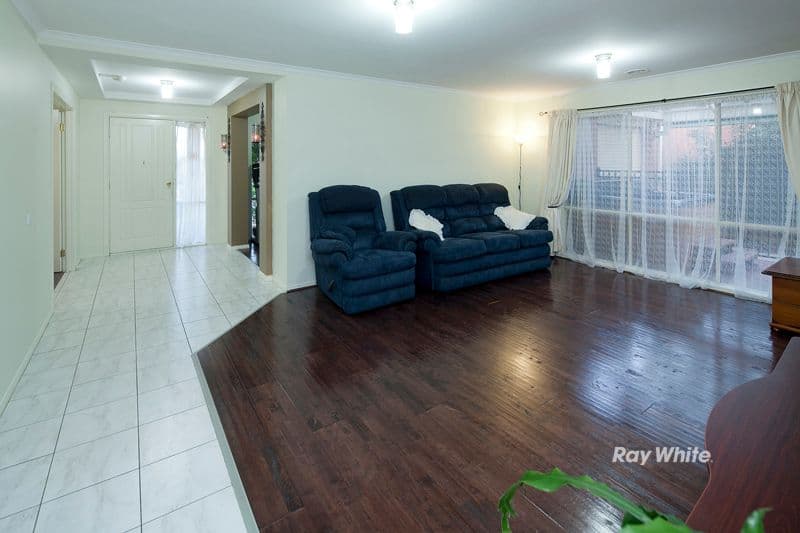 21 Nyarrin Place, CRANBOURNE WEST VIC 3977, Cranbourne West - Thumbnail 5