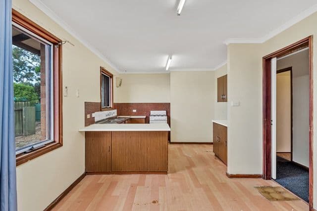 18 Coorara Court, Craigmore SA 5114, Craigmore - Thumbnail 3