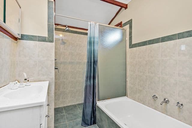 18 Coorara Court, Craigmore SA 5114, Craigmore - Thumbnail 8