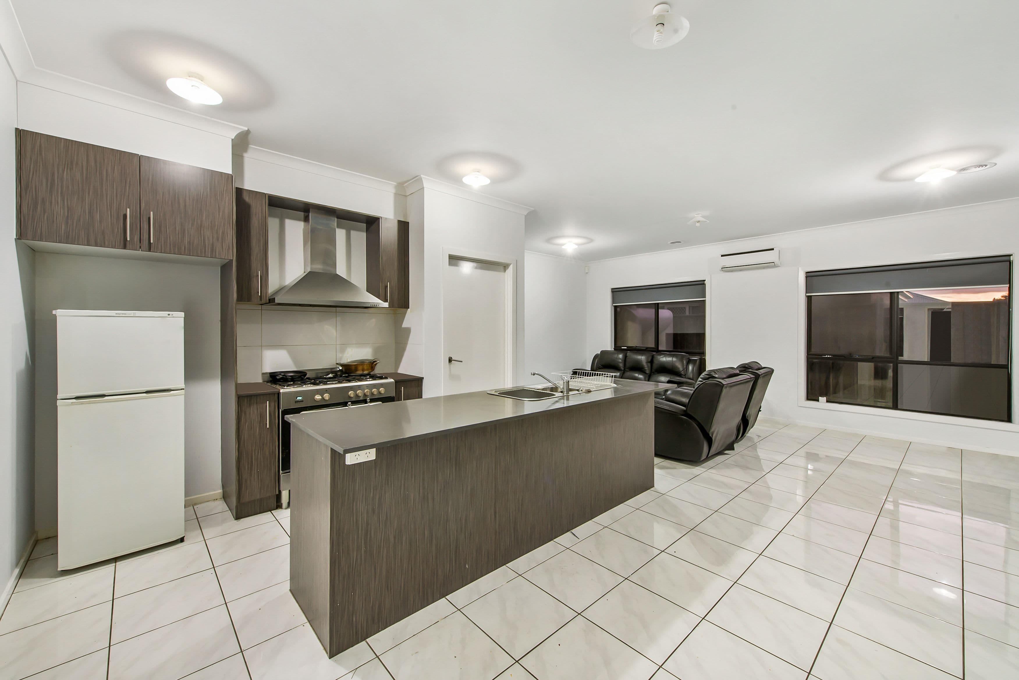 44 Chlorinda Road, Tarneit VIC 3029, Tarneit - Thumbnail 2