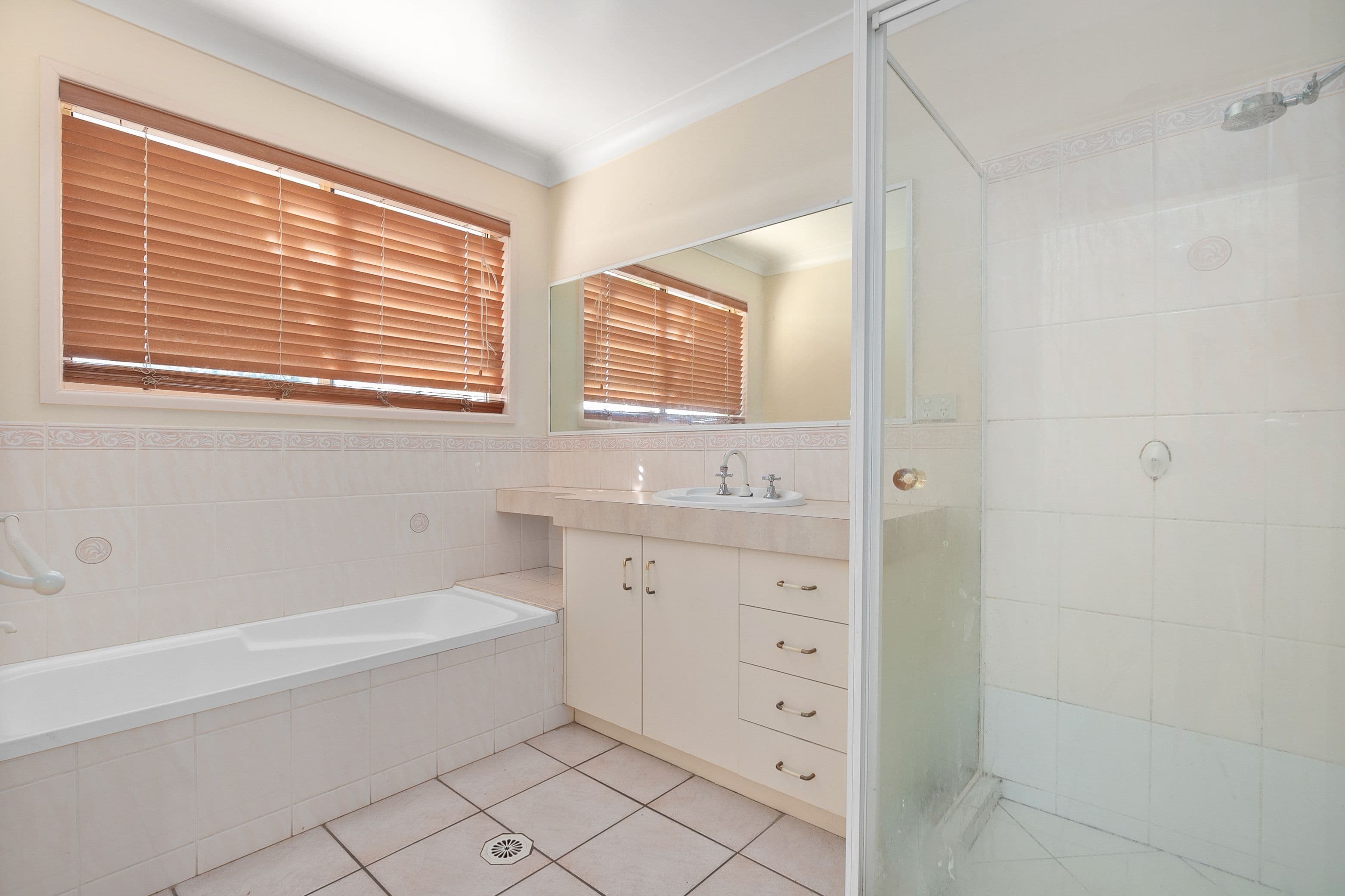 3 Crinum Crescent, Emerald QLD 4720, Emerald - Thumbnail 8