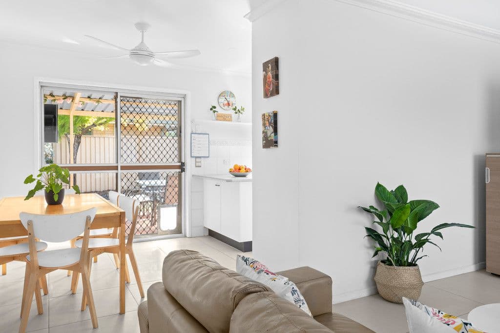 61 Bordeaux Parade, Mermaid Waters QLD 4218, Mermaid Waters - Thumbnail 3