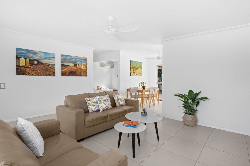 61 Bordeaux Parade, Mermaid Waters QLD 4218, Mermaid Waters - Thumbnail 4