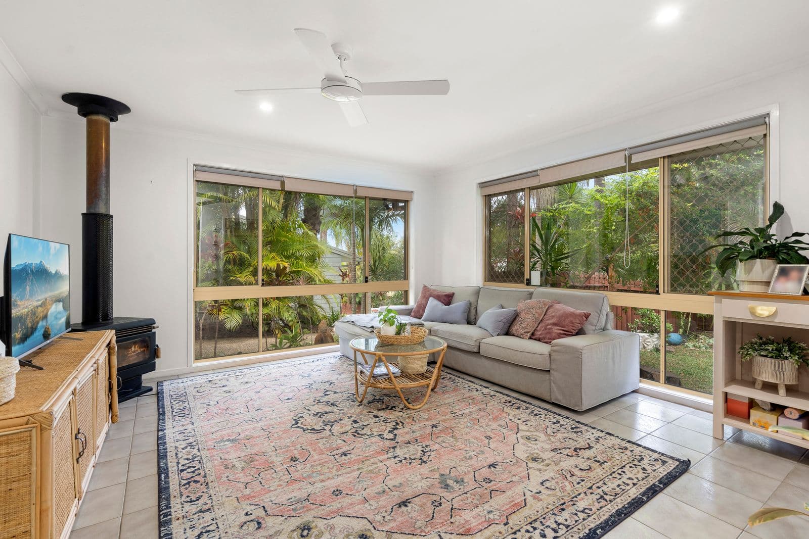 19 Bronhill Street, Currumbin Waters QLD 4223, Currumbin Waters - Thumbnail 3