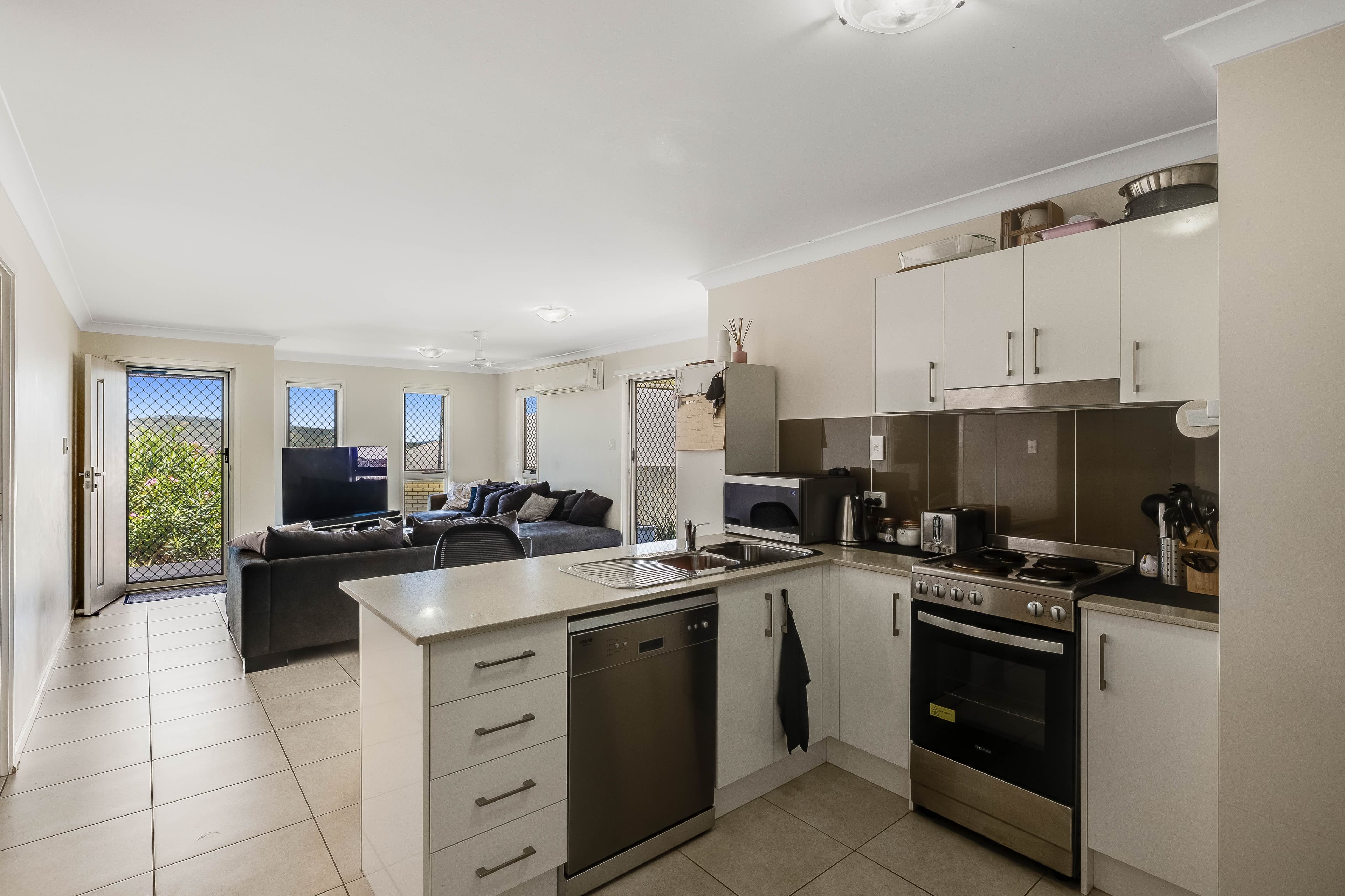 33 Alistair Street, Glenvale QLD 4350, Glenvale - Thumbnail 3