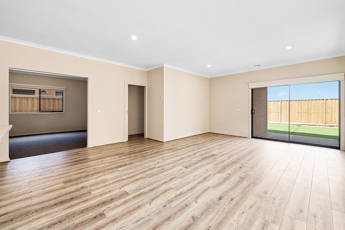 80 Fenway Boulevard, Clyde North VIC 3978, Clyde North - Thumbnail 2