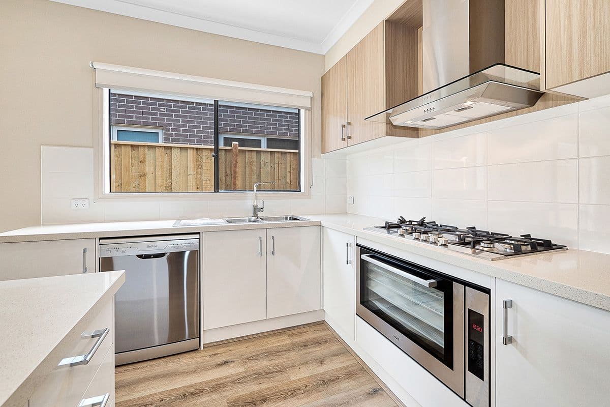 80 Fenway Boulevard, Clyde North VIC 3978, Clyde North - Thumbnail 4