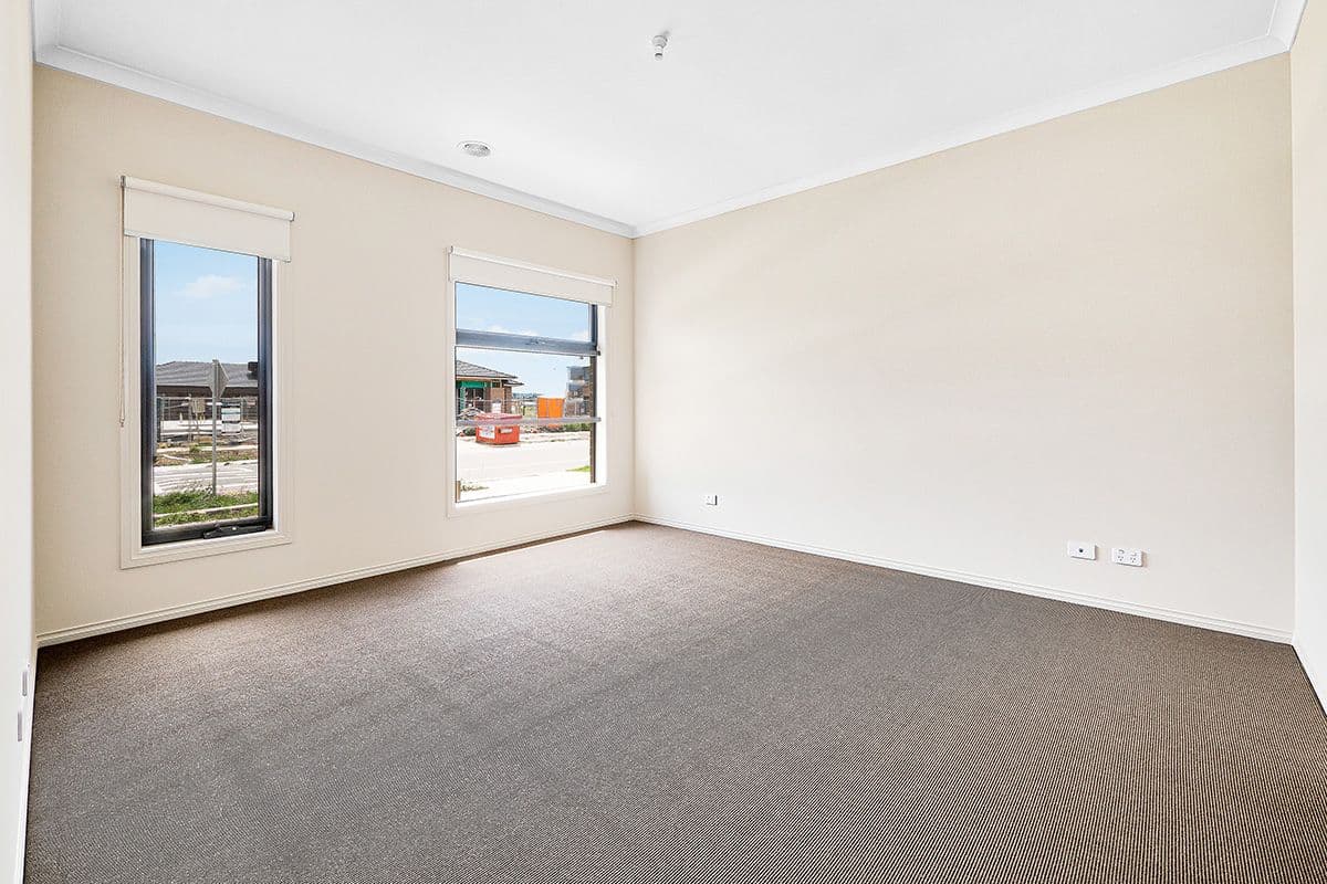 80 Fenway Boulevard, Clyde North VIC 3978, Clyde North - Thumbnail 7