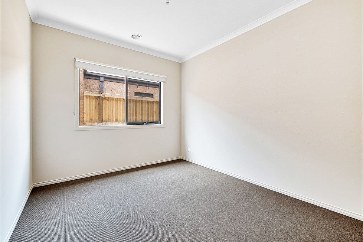 80 Fenway Boulevard, Clyde North VIC 3978, Clyde North - Thumbnail 8