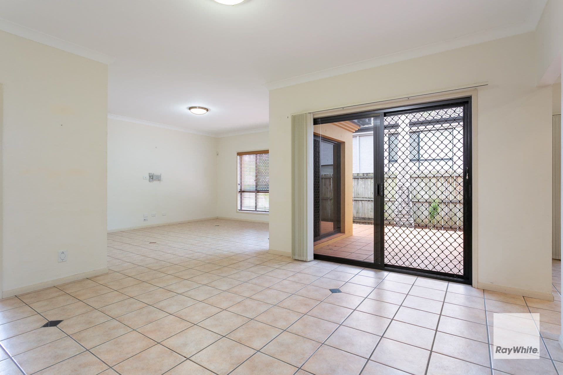 16 Roger Court, Redland Bay QLD 4165, Redland Bay - Thumbnail 5