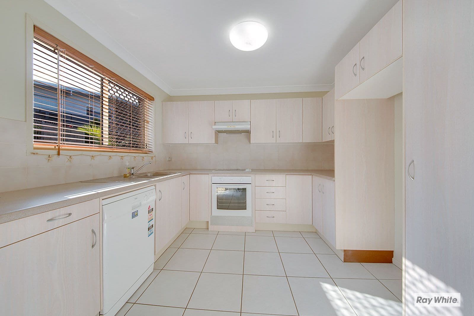 2 Marlin Street, Yeppoon QLD 4703, Yeppoon - Thumbnail 3