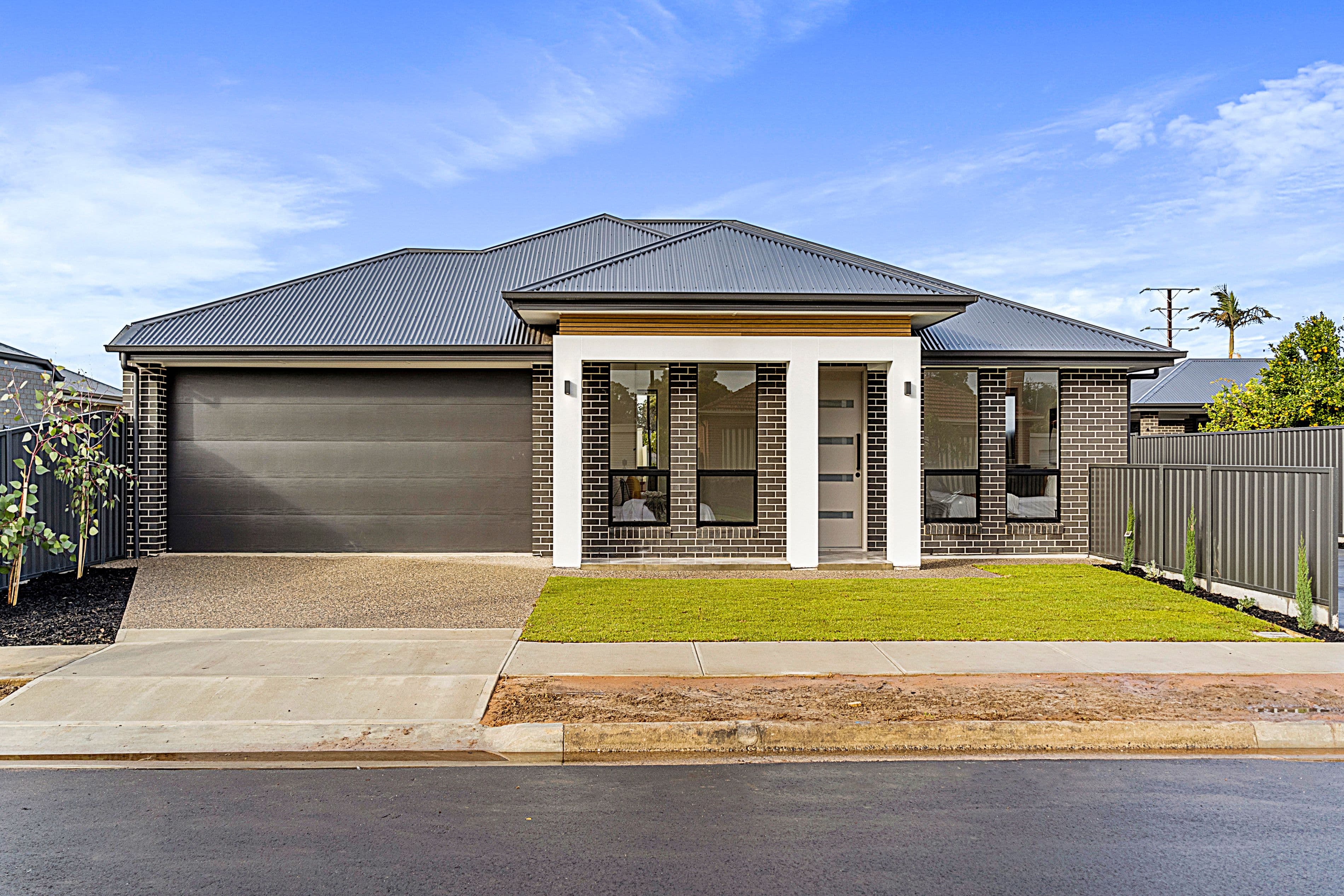 2A Brenthorpe Road, Seaton SA 5023, Seaton - Image 1