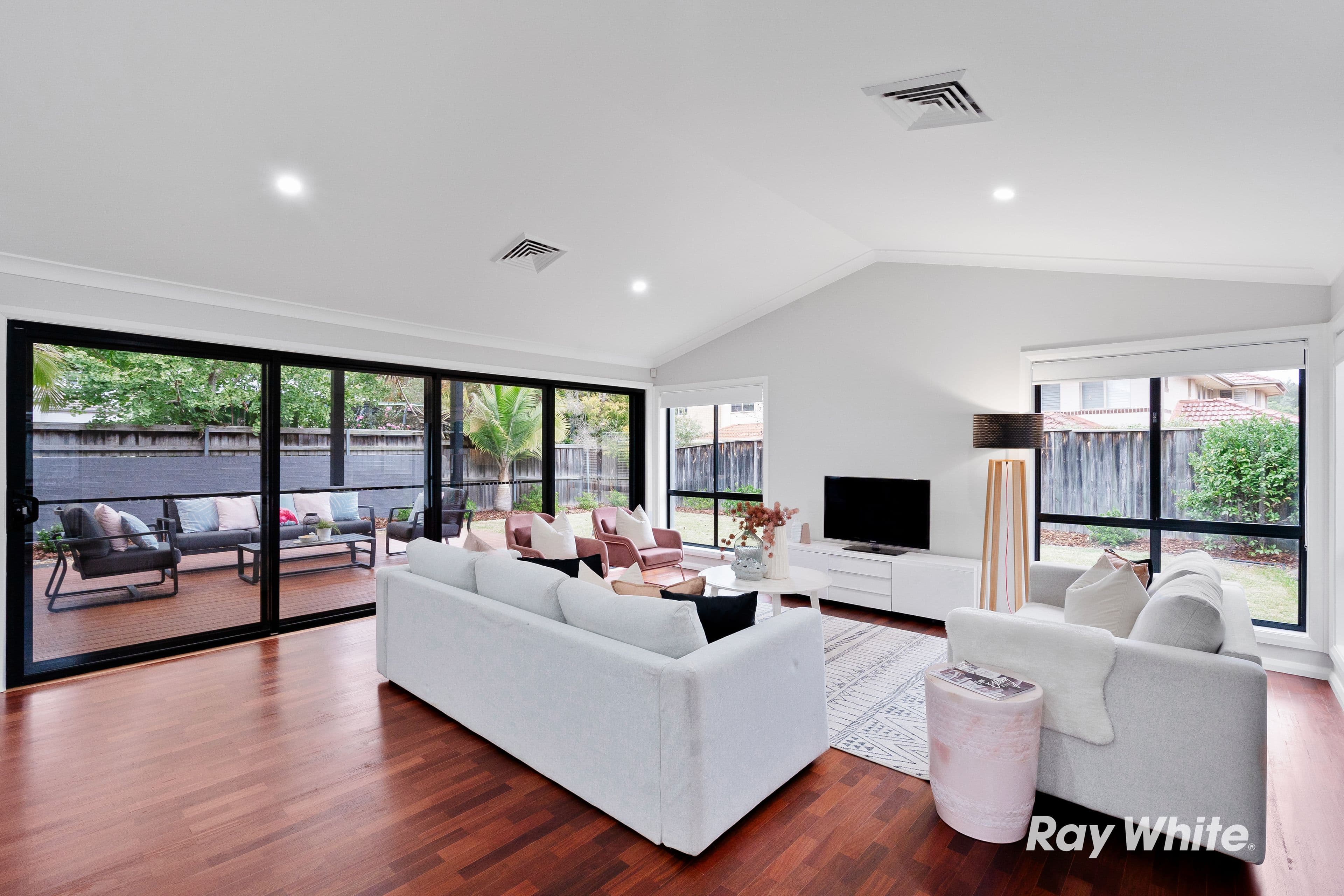 15 Roxburgh Crescent, Stanhope Gardens NSW 2768, Stanhope Gardens - Thumbnail 4