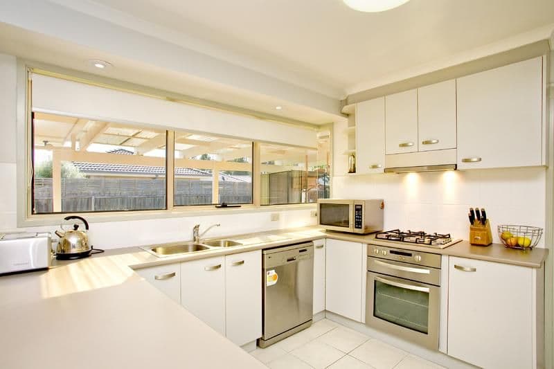 2 Newcomen Court, LARA VIC 3212, Lara - Thumbnail 3