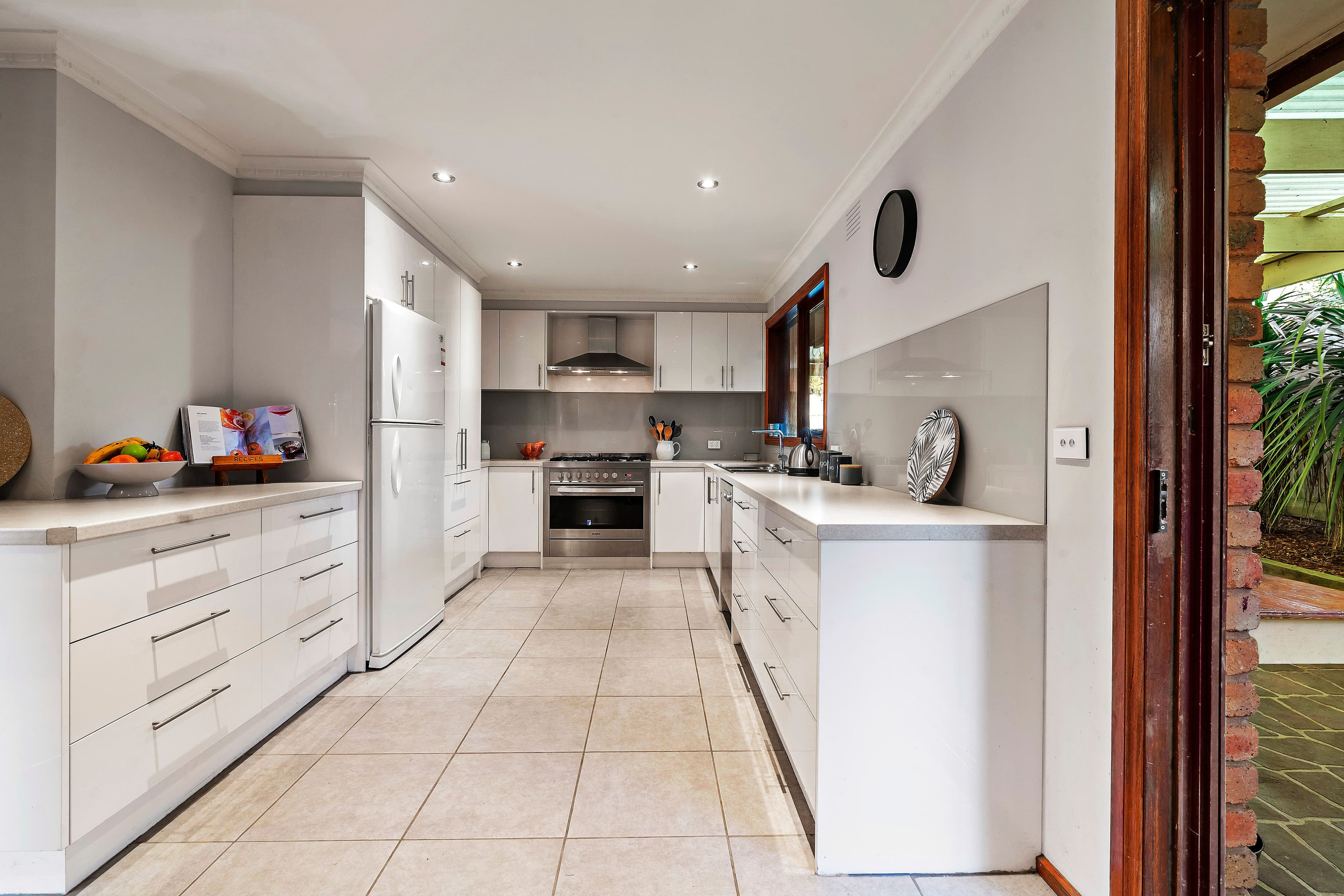 281 Heatherhill Road, Frankston VIC 3199, Frankston - Thumbnail 3