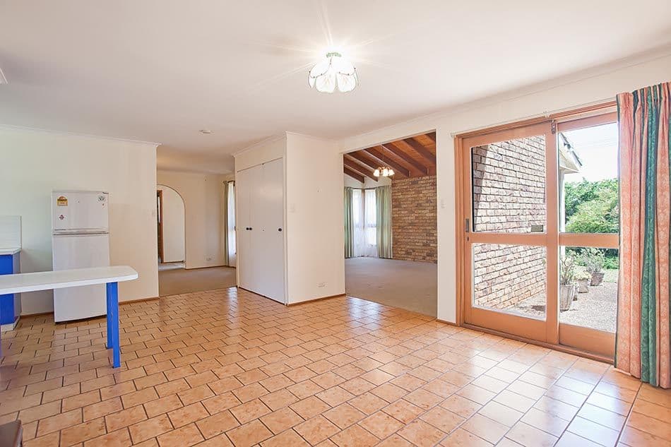 10 Arlaw Street, CENTENARY HEIGHTS QLD 4350, Centenary Heights - Thumbnail 3